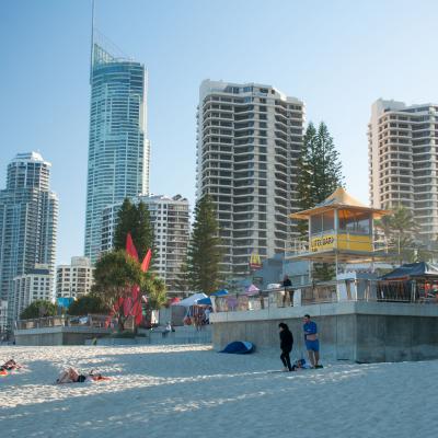 Surfers Paradise Strand und Skyline