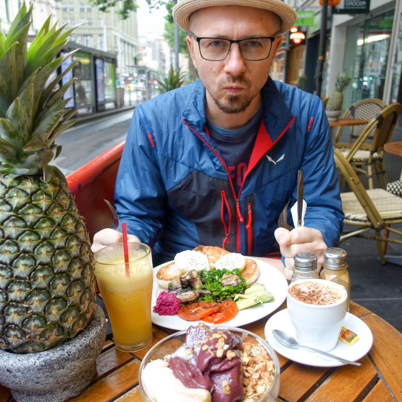 Frühstück in der Tropicana Juice Bar