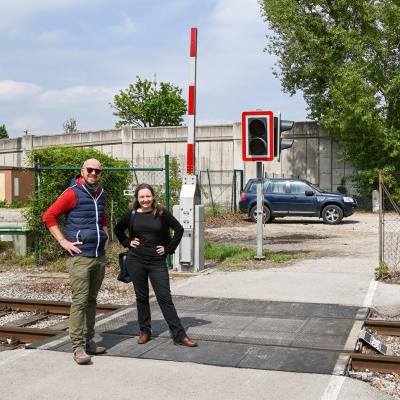 Bahnübergang - allein für Fussgänger