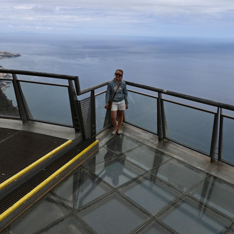 Blick von Cabo Girão Richtung Funchal - und nach unten