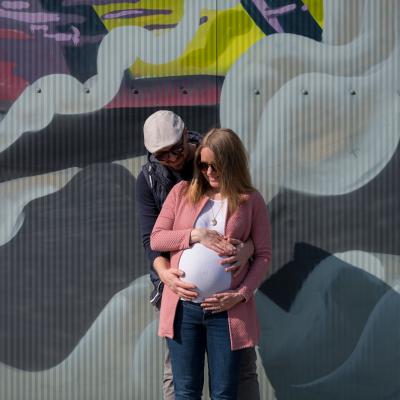 Babybauch-Shooting im Linzer Mural Harbour
