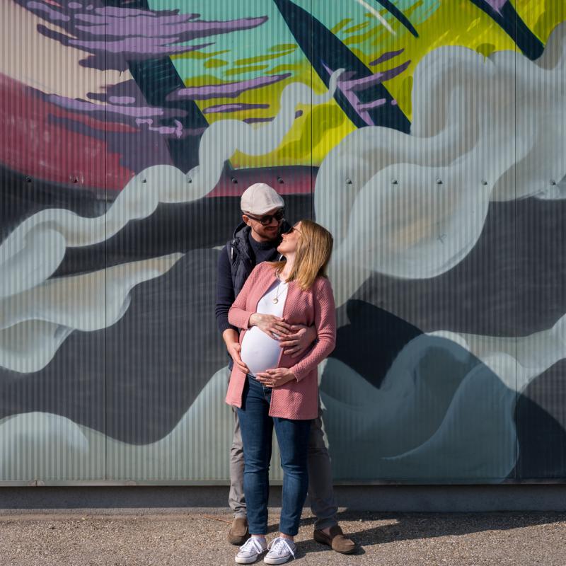 Babybauch-Shooting im Linzer Mural Harbour