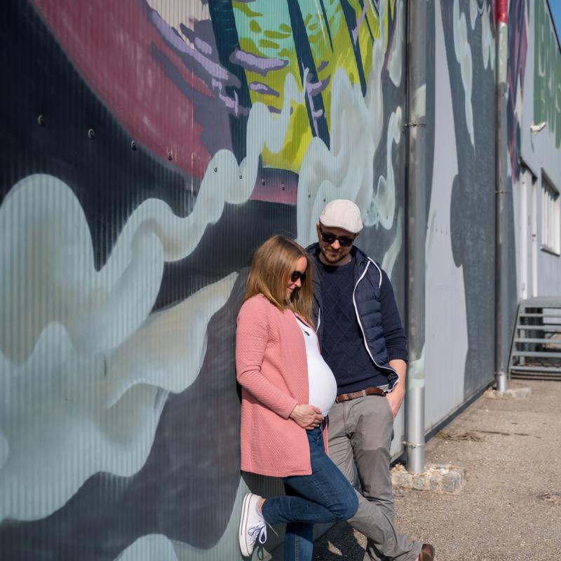 Babybauch-Shooting im Linzer Mural Harbour