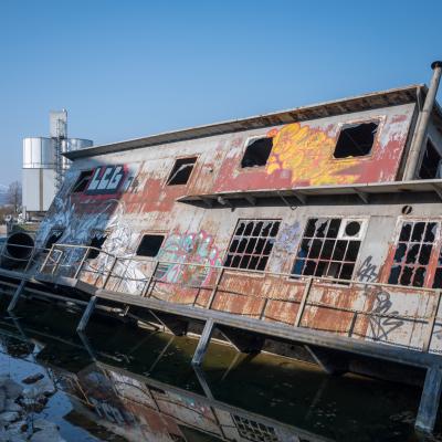Babybauch-Shooting im Linzer Mural Harbour