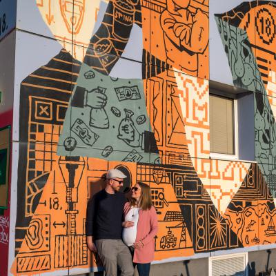 Babybauch-Shooting im Linzer Mural Harbour