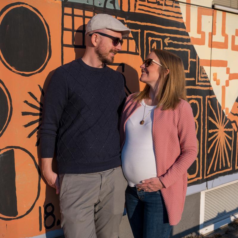 Babybauch-Shooting im Linzer Mural Harbour