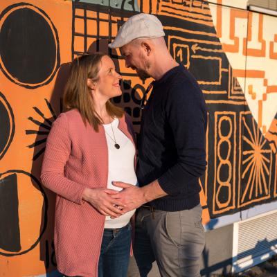 Babybauch-Shooting im Linzer Mural Harbour