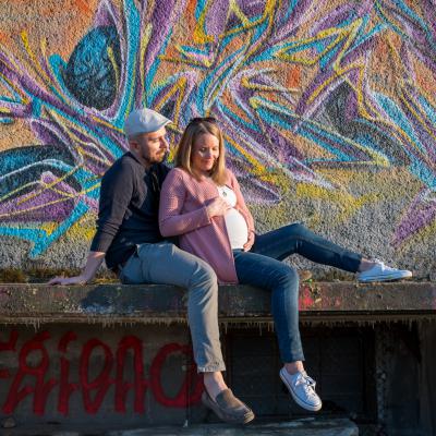 Babybauch-Shooting im Linzer Mural Harbour